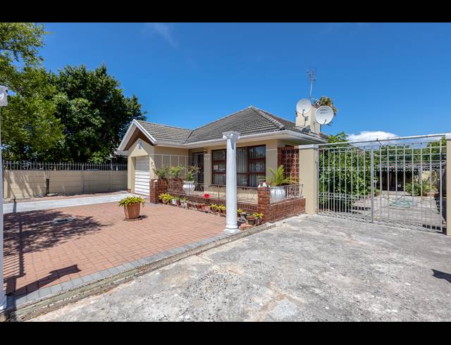 3 BEDROOM HOUSE SOLD IN SOUTHFIELD